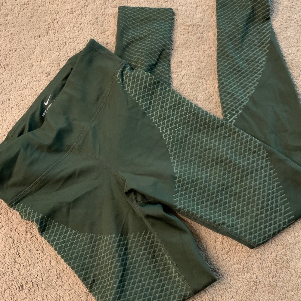 nike zonal strength leggings